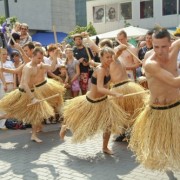 Parada Ulicami Warszawy- przedstawiciele Szkoły Tańca Riviera