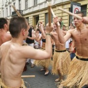 Parada Ulicami Warszawy- przedstawiciele Szkoły Tańca Riviera