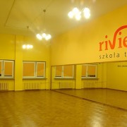 Riviera II- Wnętrza szkoły na Al. KEN 81